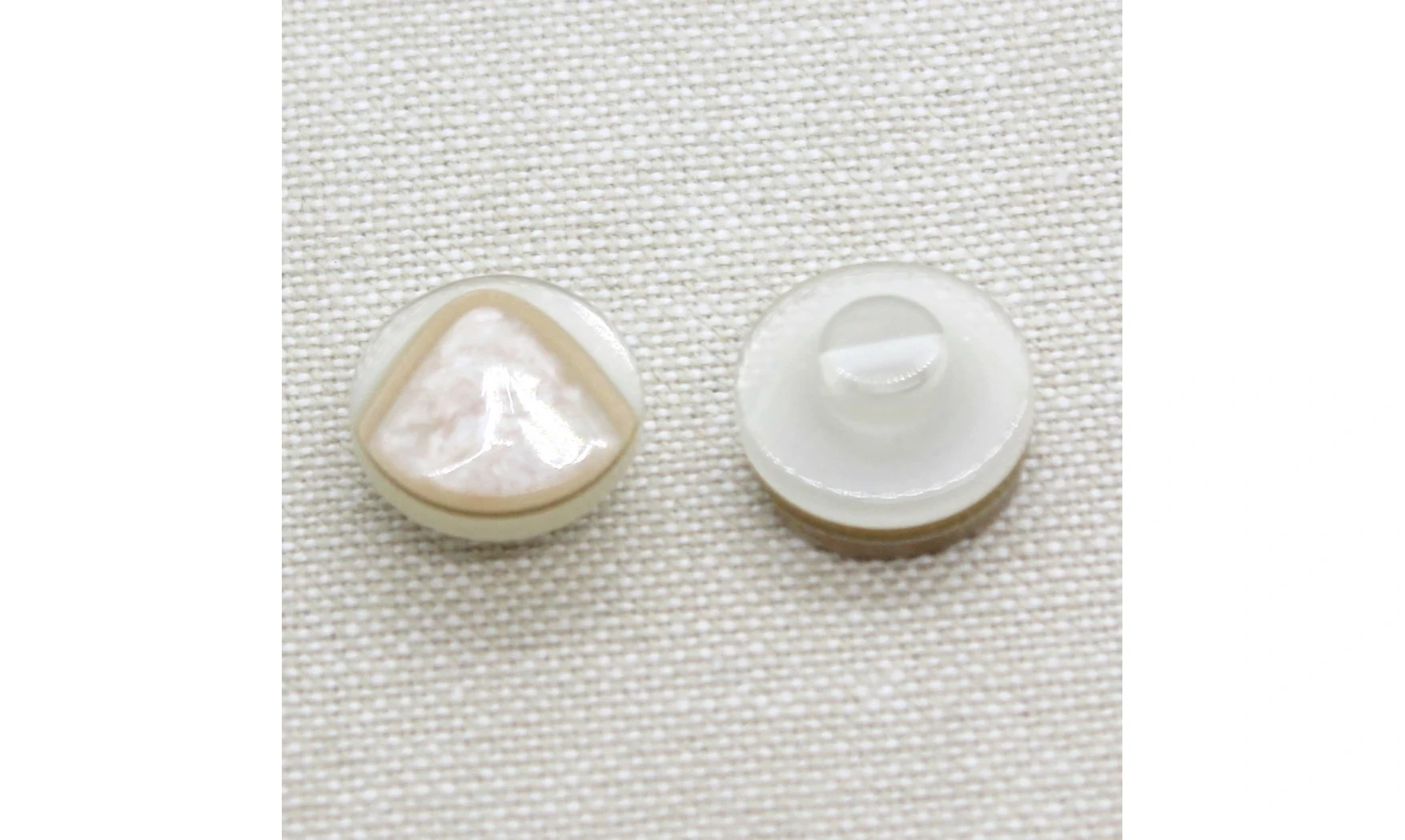 6 Boutons / 15MM / Triangle Beige