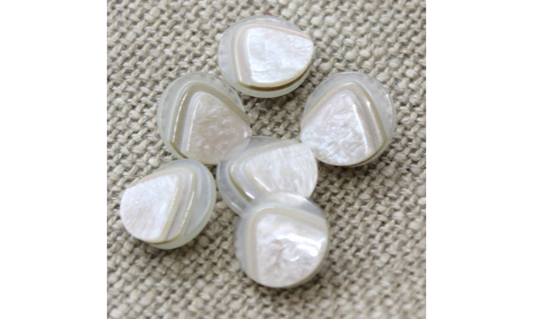 6 Boutons / 15MM / Triangle Beige