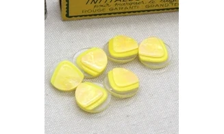 6 Boutons / 18MM / Triangle Jaune