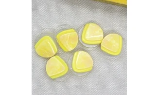 6 Boutons / 18MM / Triangle Jaune