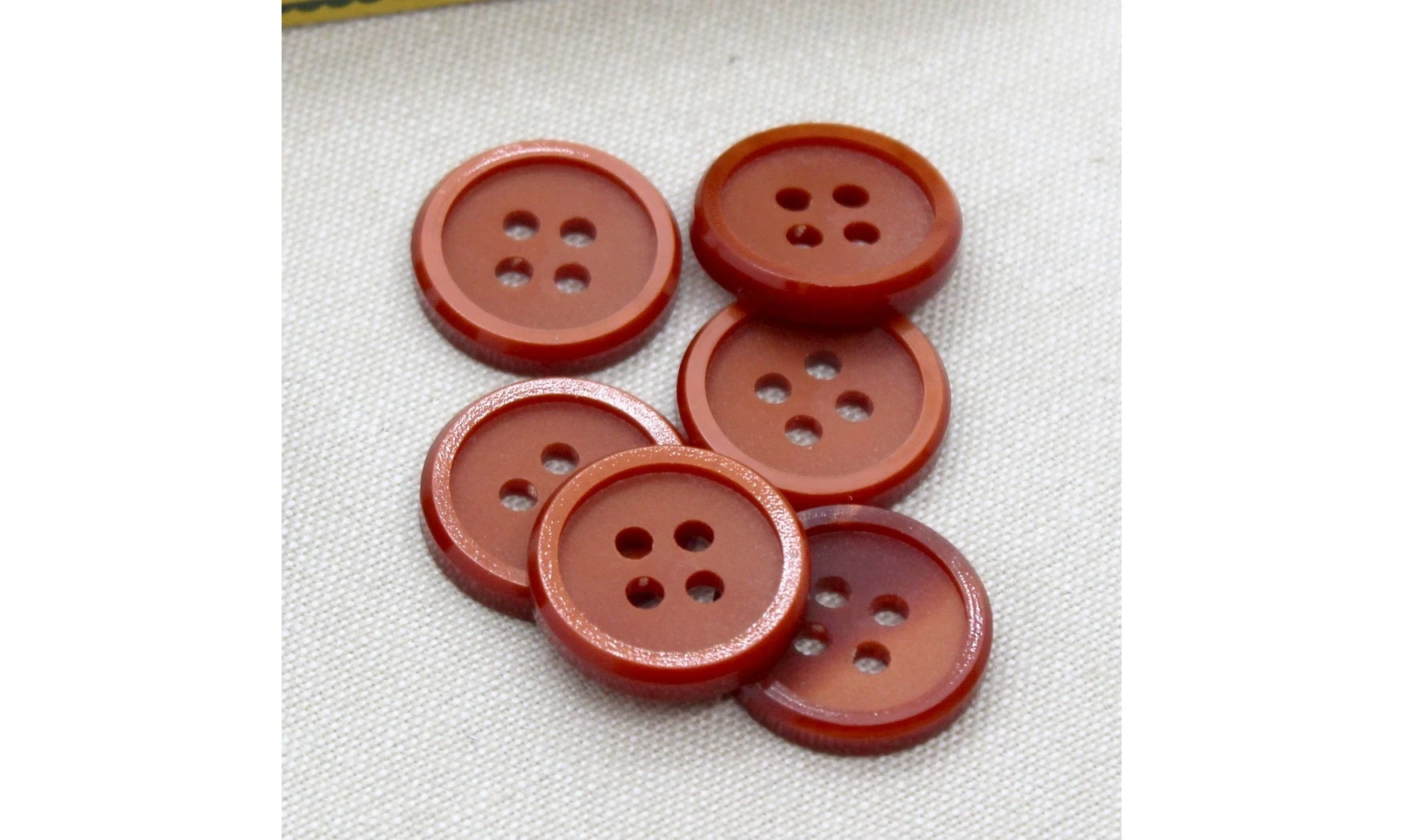 6 Boutons / 23MM / Rouge