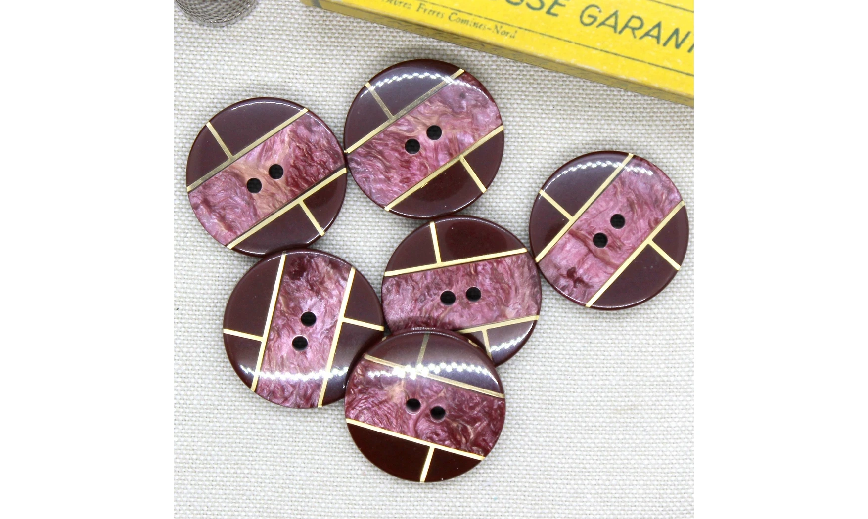 6 Boutons / 27MM / violet et doré
