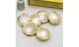 6 Boutons / 28MM / Ivoire et doré