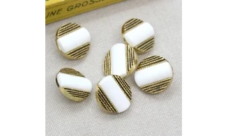 6 Boutons / 18MM / Blanc, stries dorées