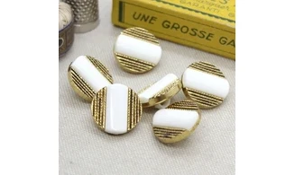 6 Boutons / 18MM / Blanc, stries dorées