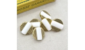 6 Boutons / 15MM / Blanc, stries dorées