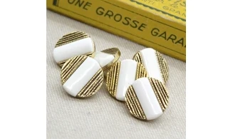6 Boutons / 15MM / Blanc, stries dorées