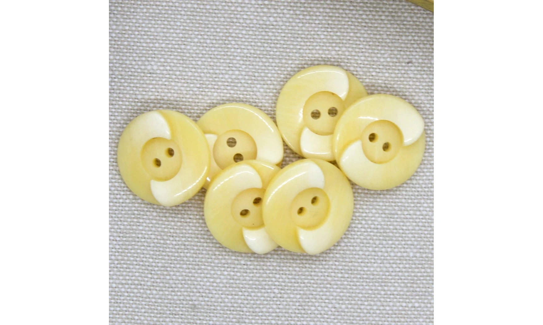 6 Boutons / 18MM / Jaune