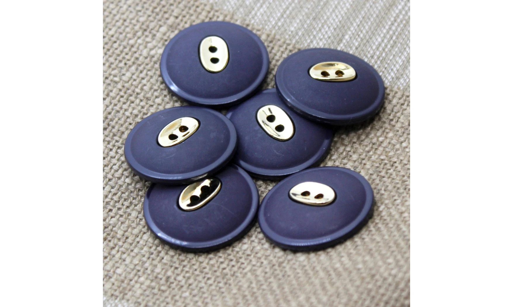 Vintage Button 048V