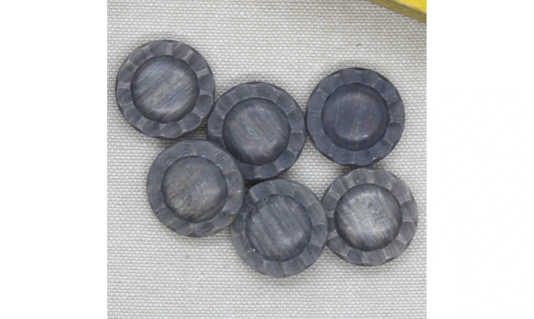 6 Boutons / 22MM / Fleur Gris