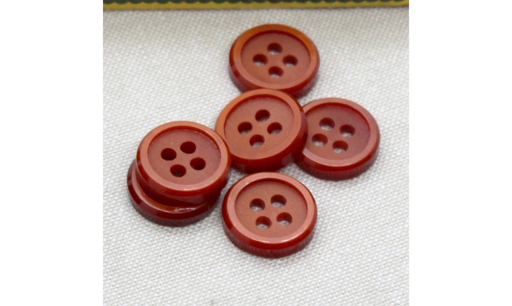 Vintage button 104V