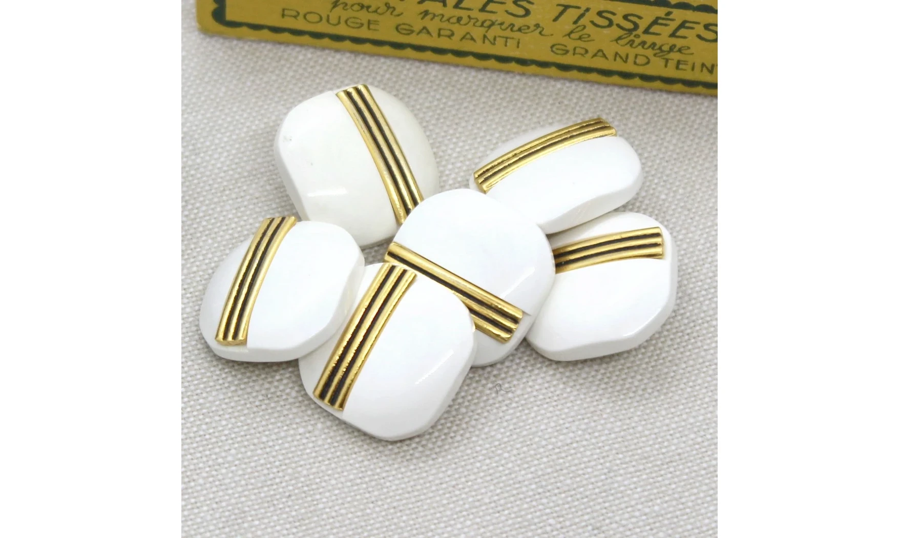 6 Boutons / 20MM / Carré blanc