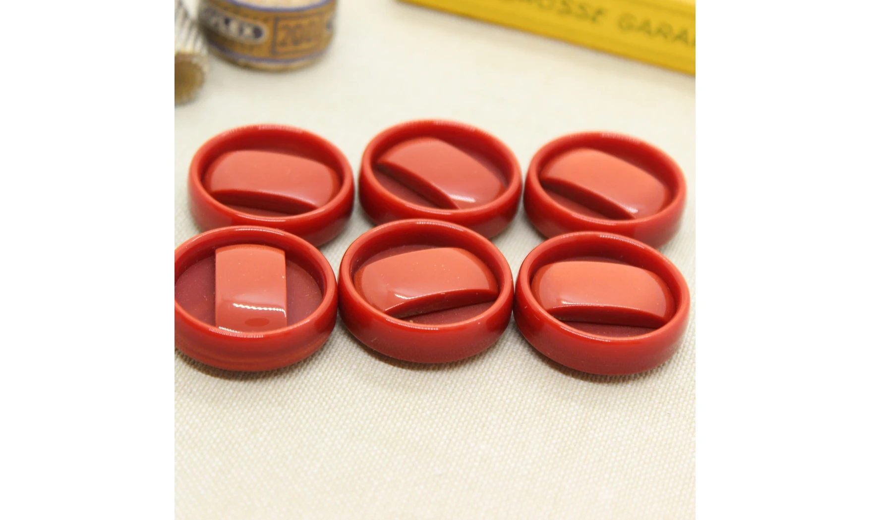 Boutons VINTAGE / 27,5MM / Rouge