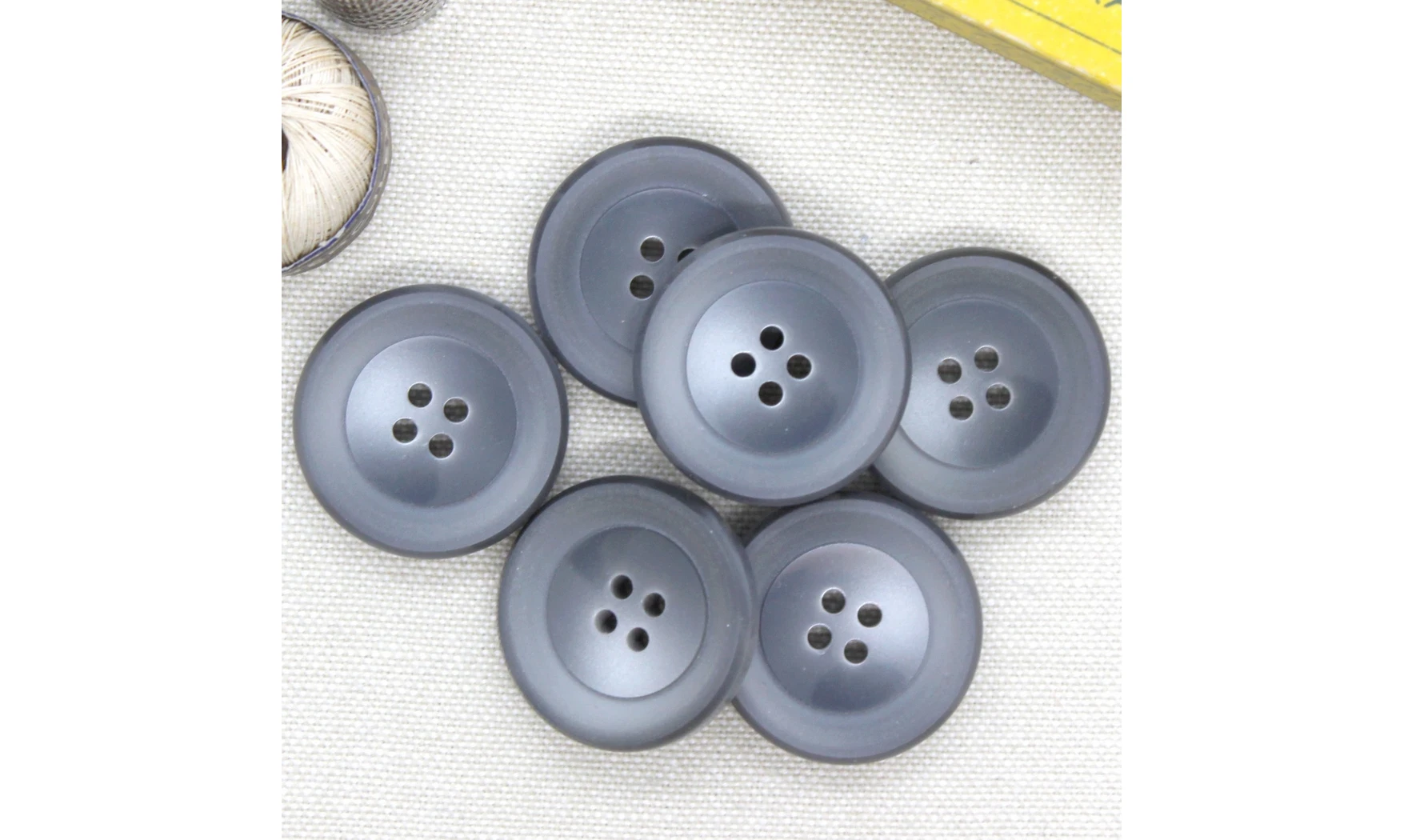 6 Boutons / 28MM / Gris