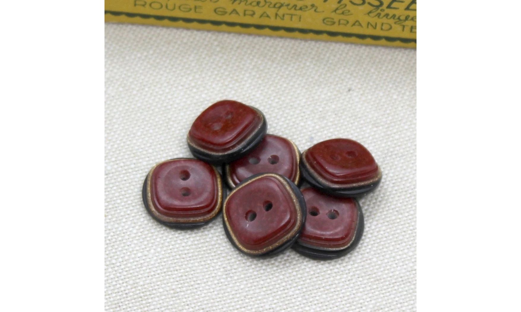 6 Boutons / 15MM / Rouge