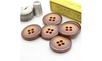 6 Boutons / 31MM / Marron