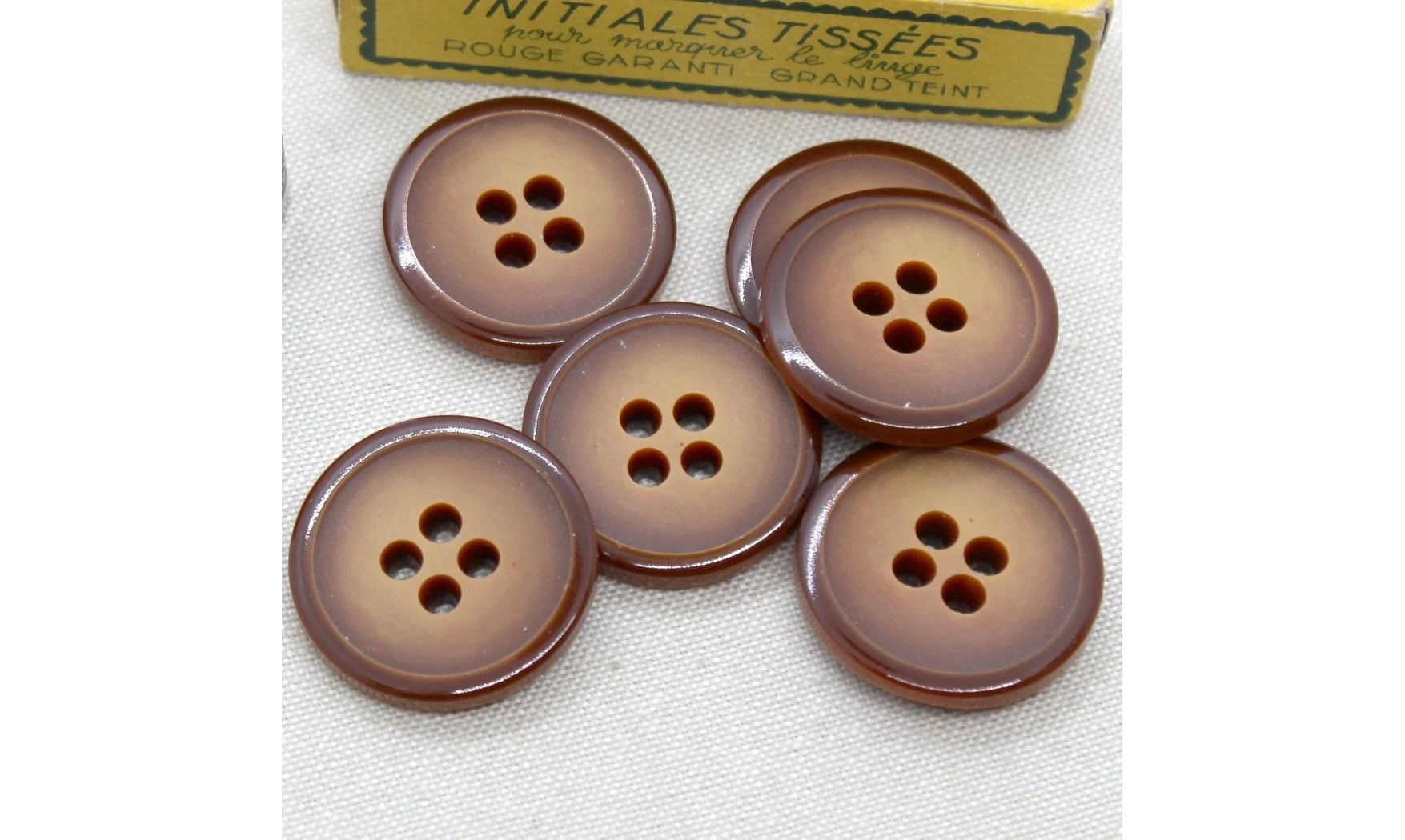 6 Boutons / 31MM / Marron