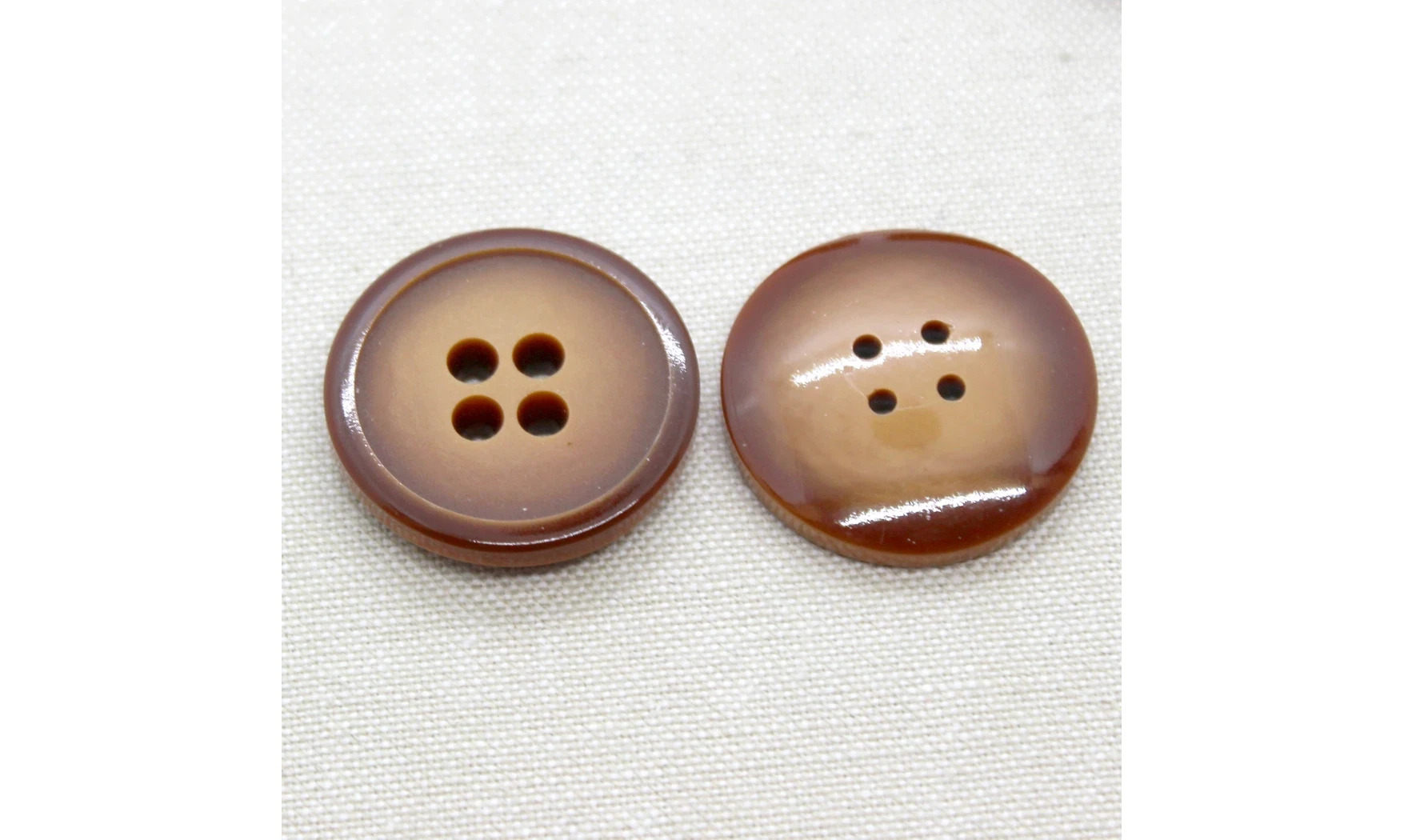 6 Boutons / 31MM / Marron