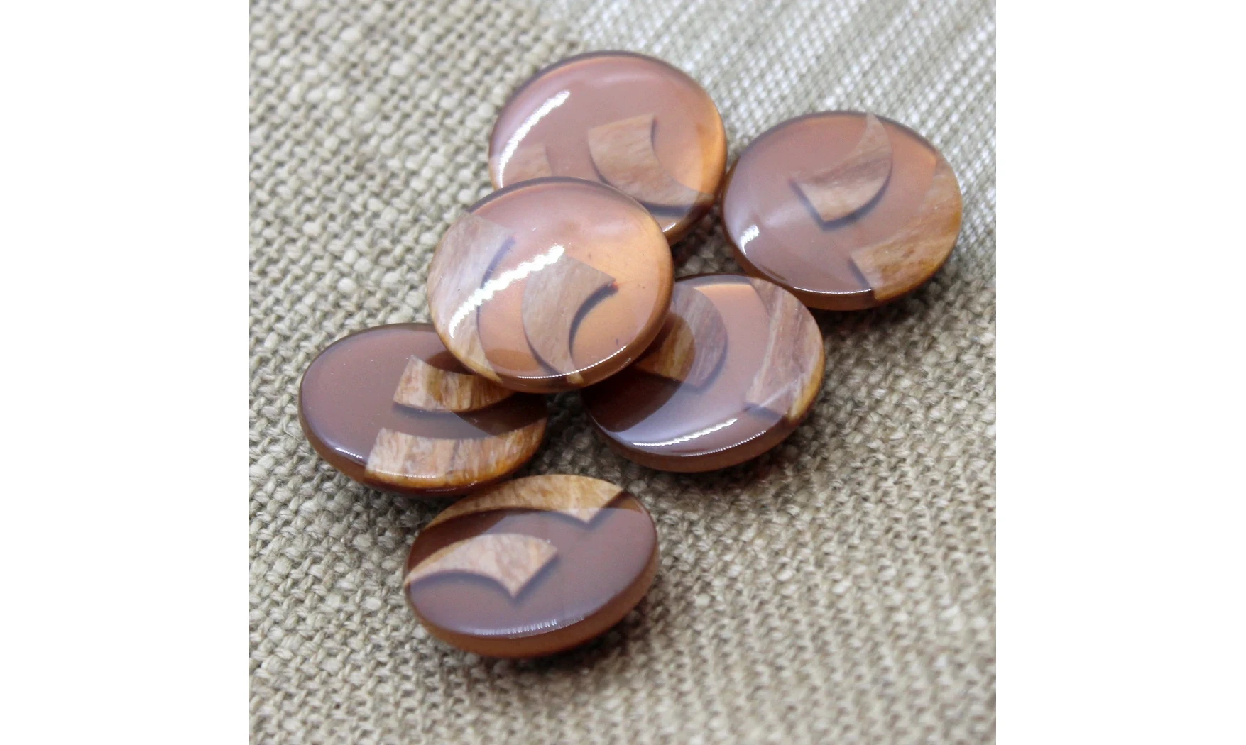 6 Boutons / 23MM / Brun