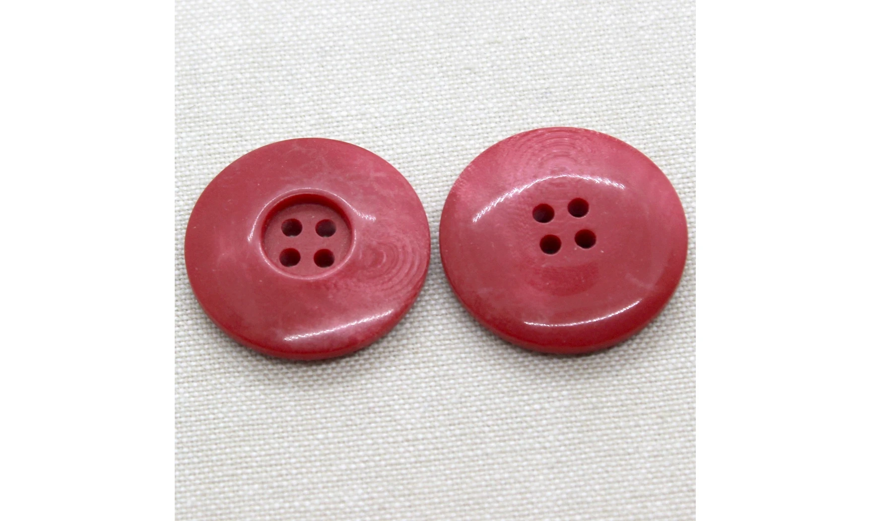 6 Boutons / 31MM / Rouge