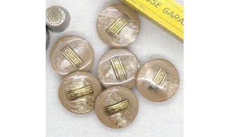 Vintage button 217V