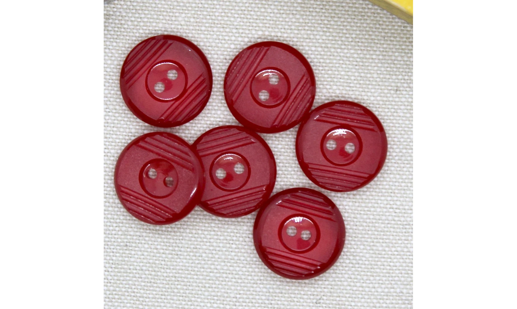6 Boutons / 18MM / Rouge