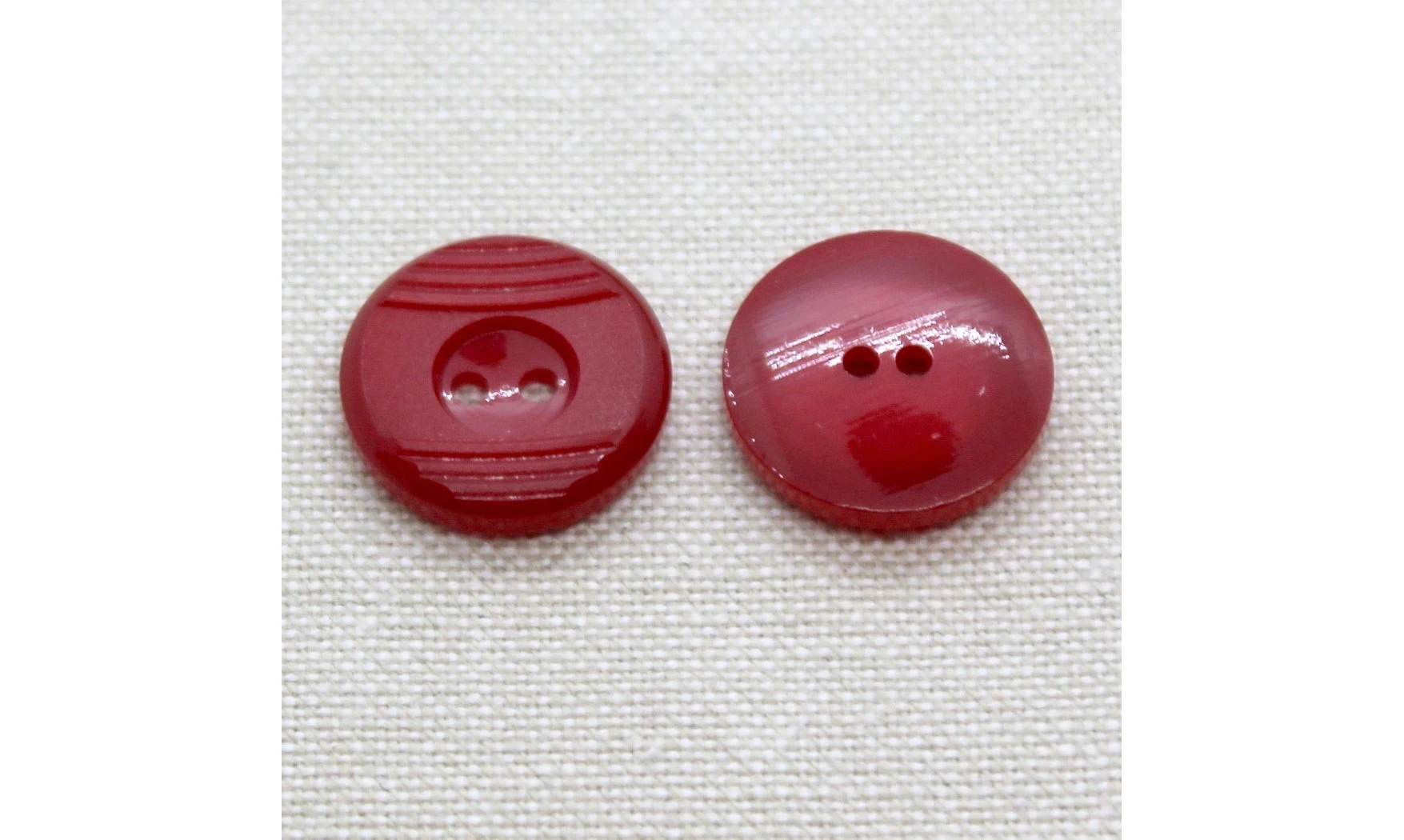 6 Boutons / 18MM / Rouge