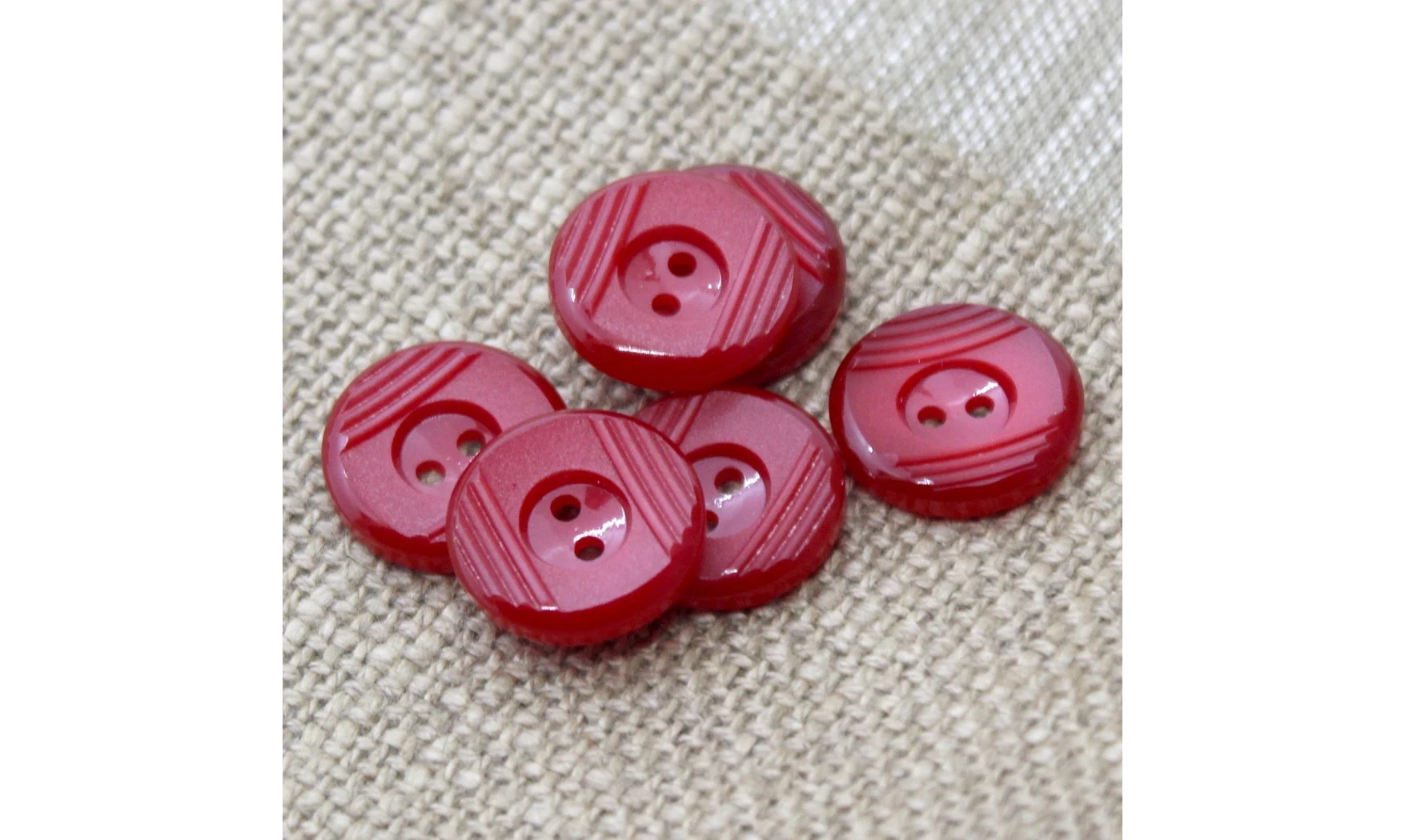6 Boutons / 18MM / Rouge