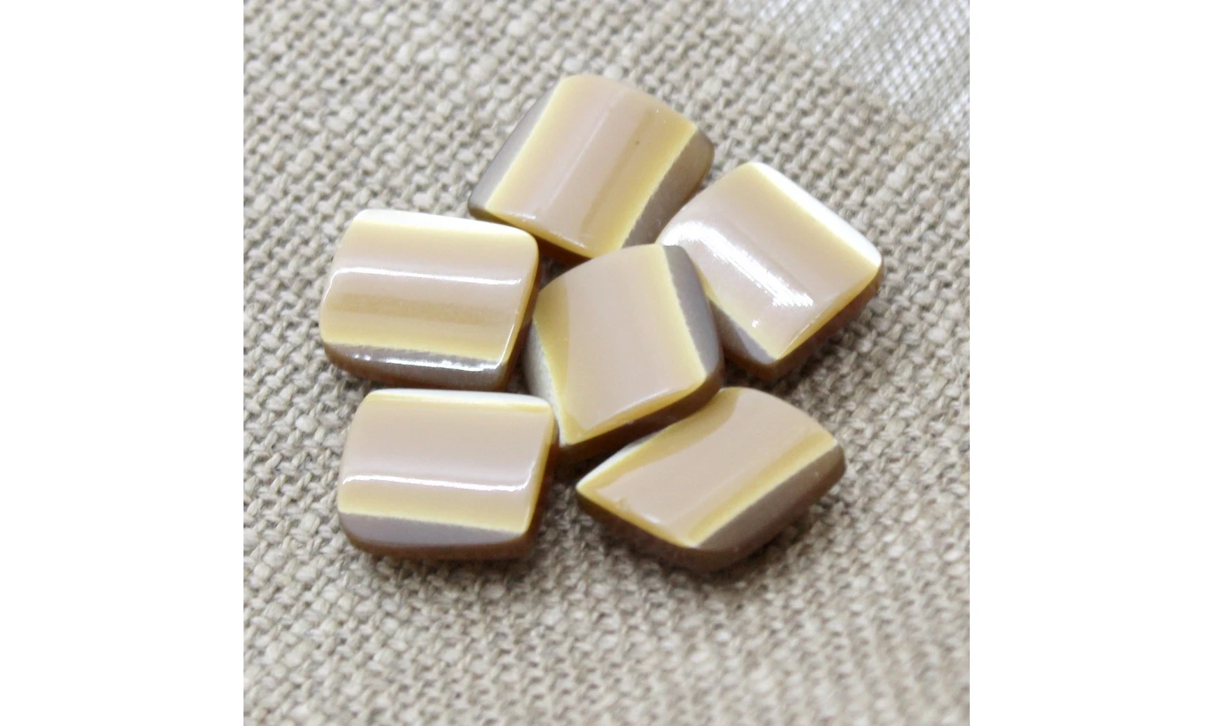 6 Boutons / 16MM / Brun