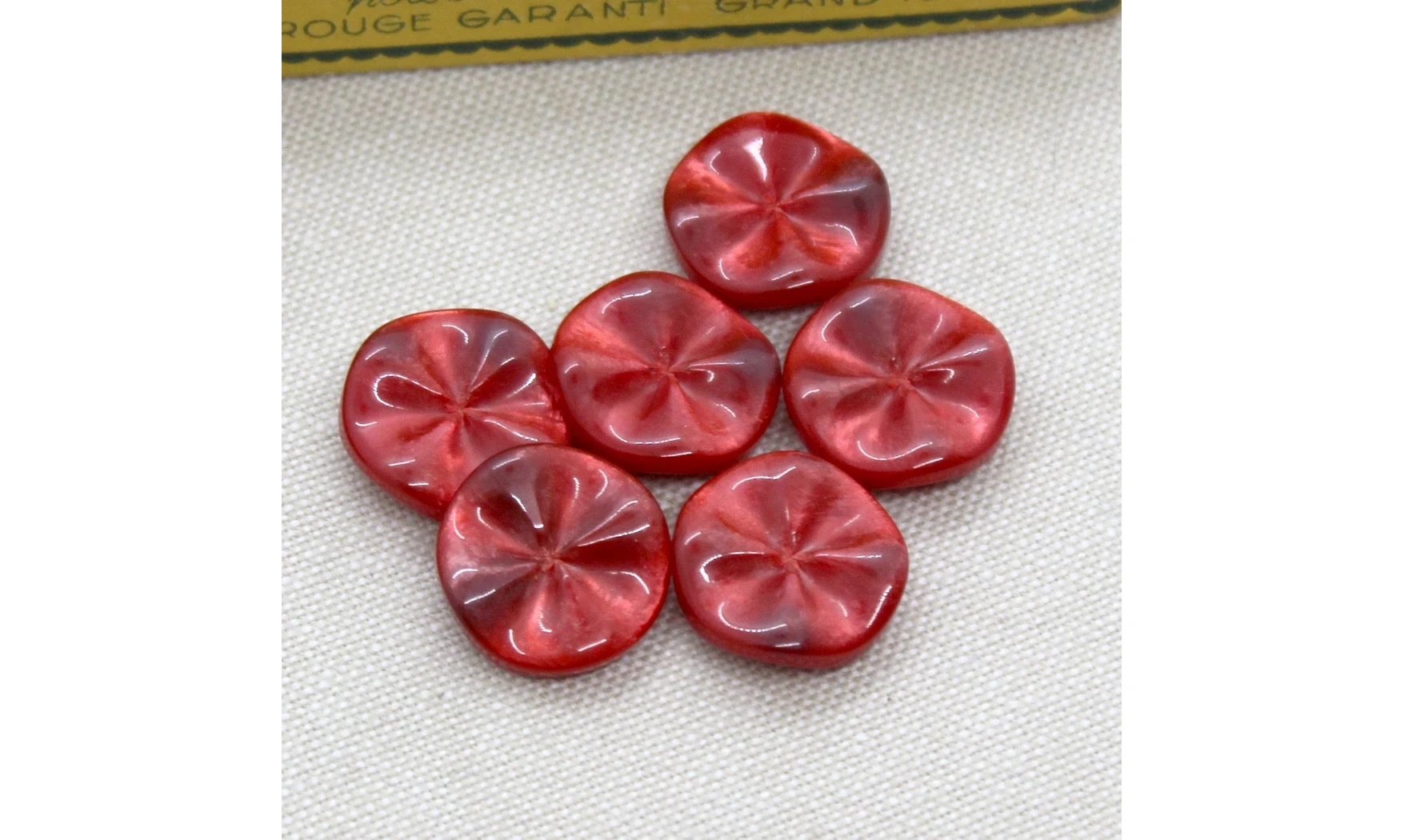 6 Boutons / 18MM / rouge