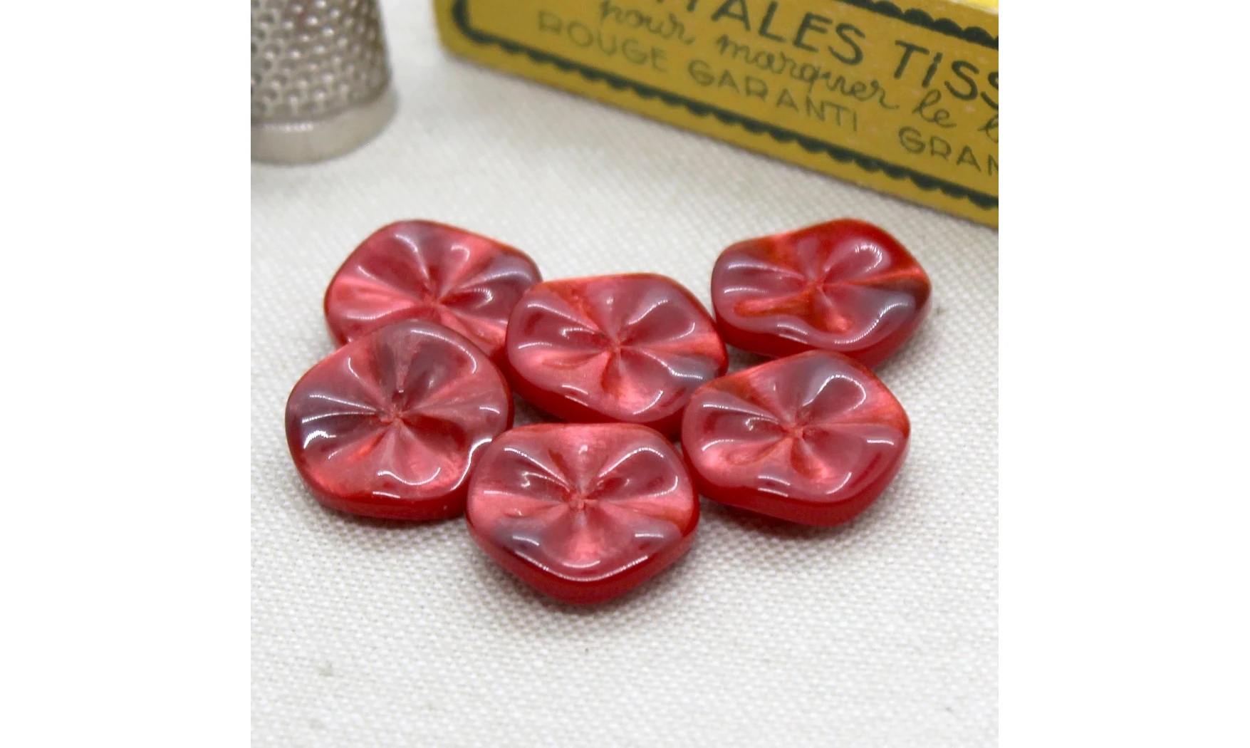 6 Boutons / 18MM / rouge