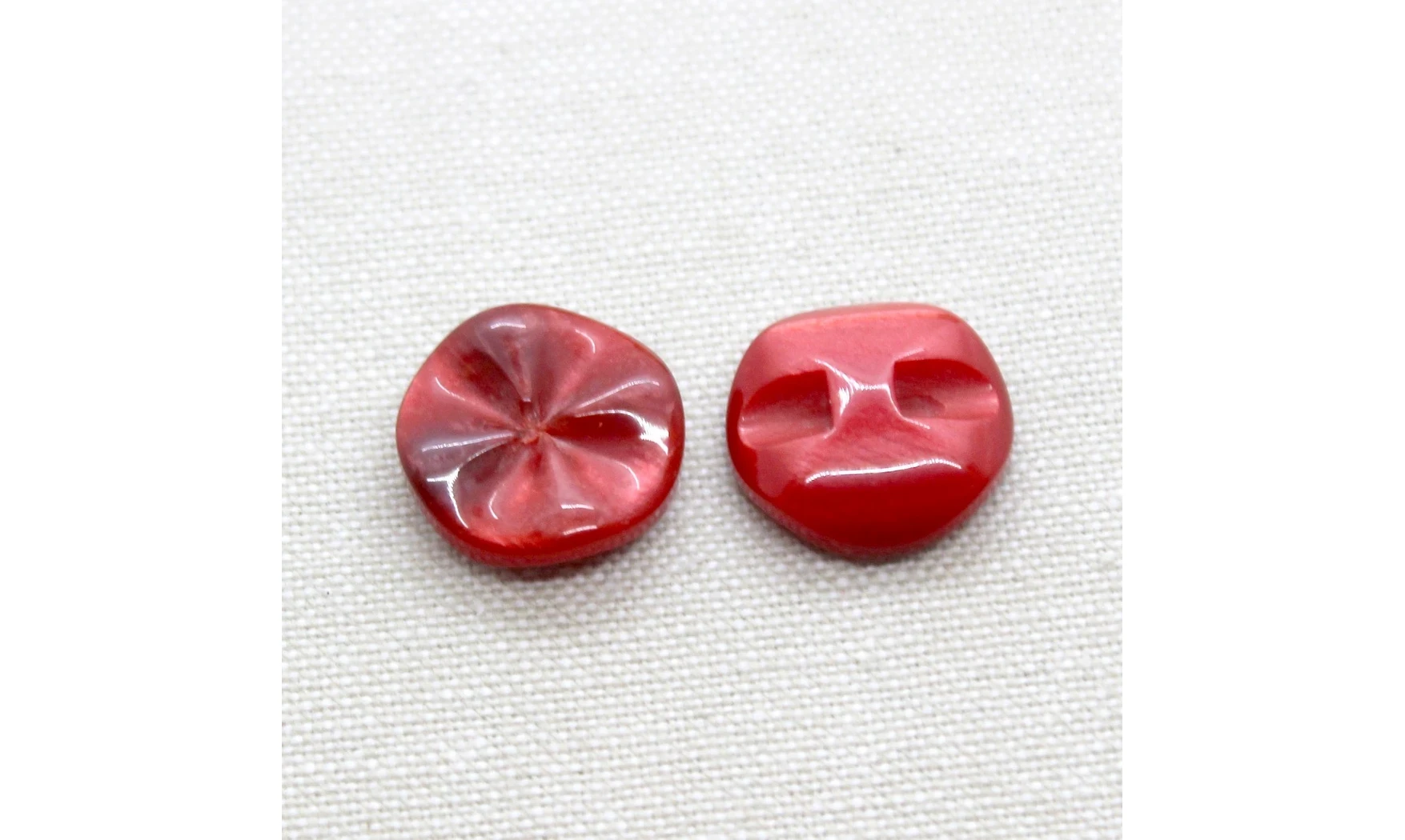 6 Boutons / 18MM / rouge