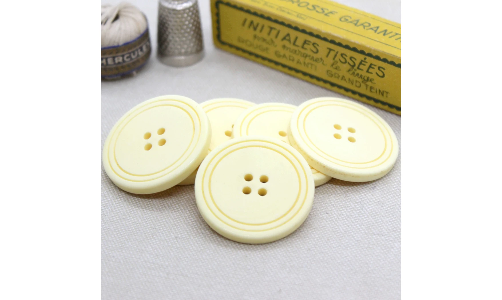 6 Boutons / 34MM / Jaune