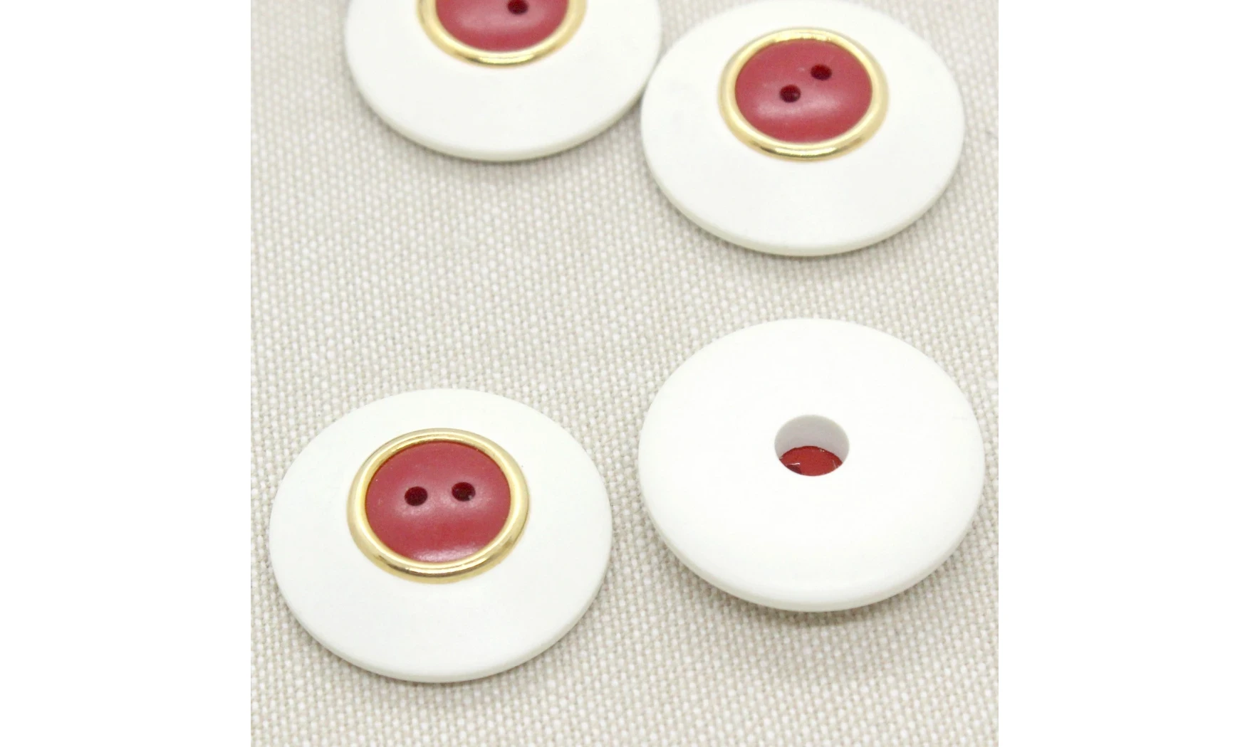 6 boutons / 25MM / Blanc et centre rouge