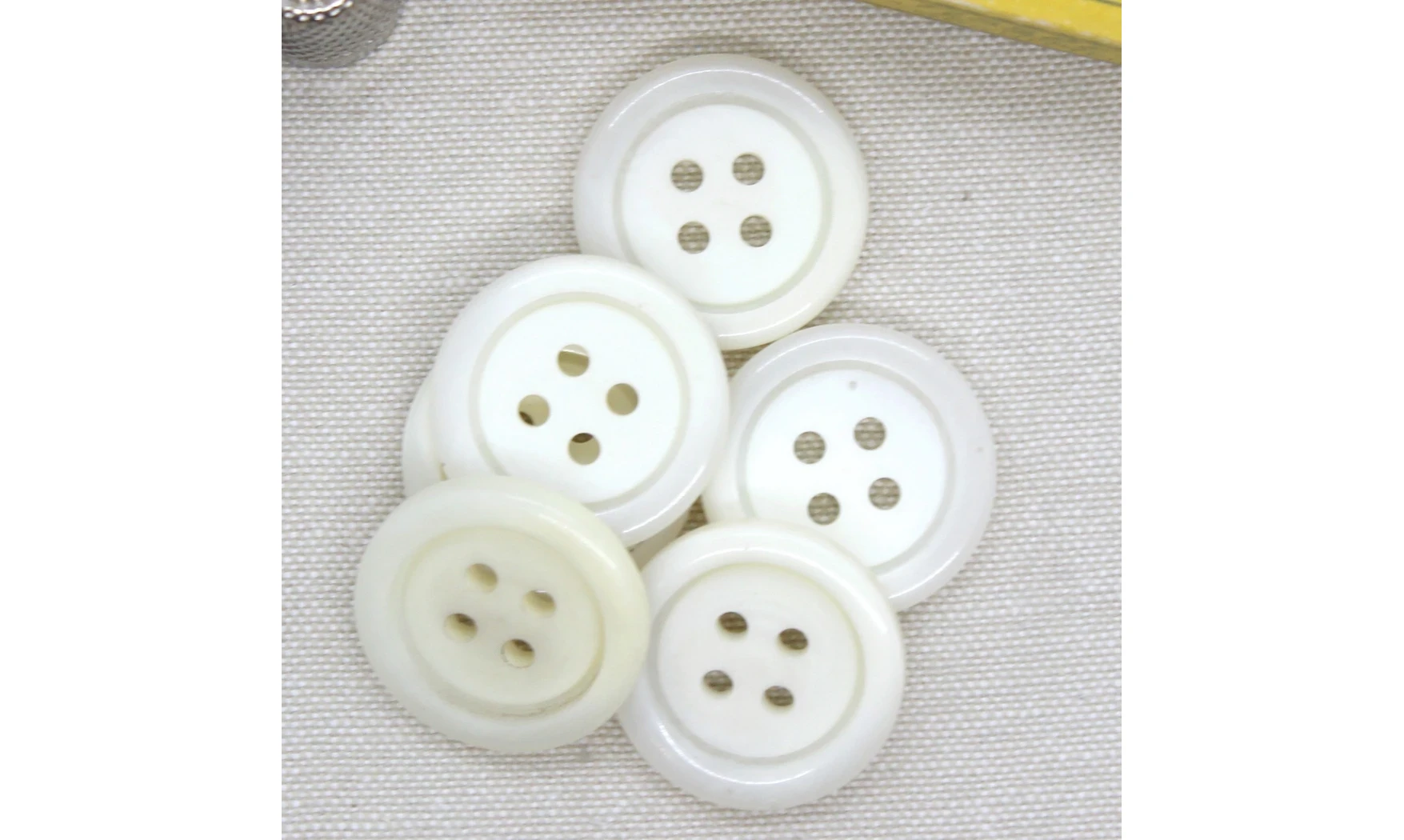 6 Boutons / 27MM / Blanc