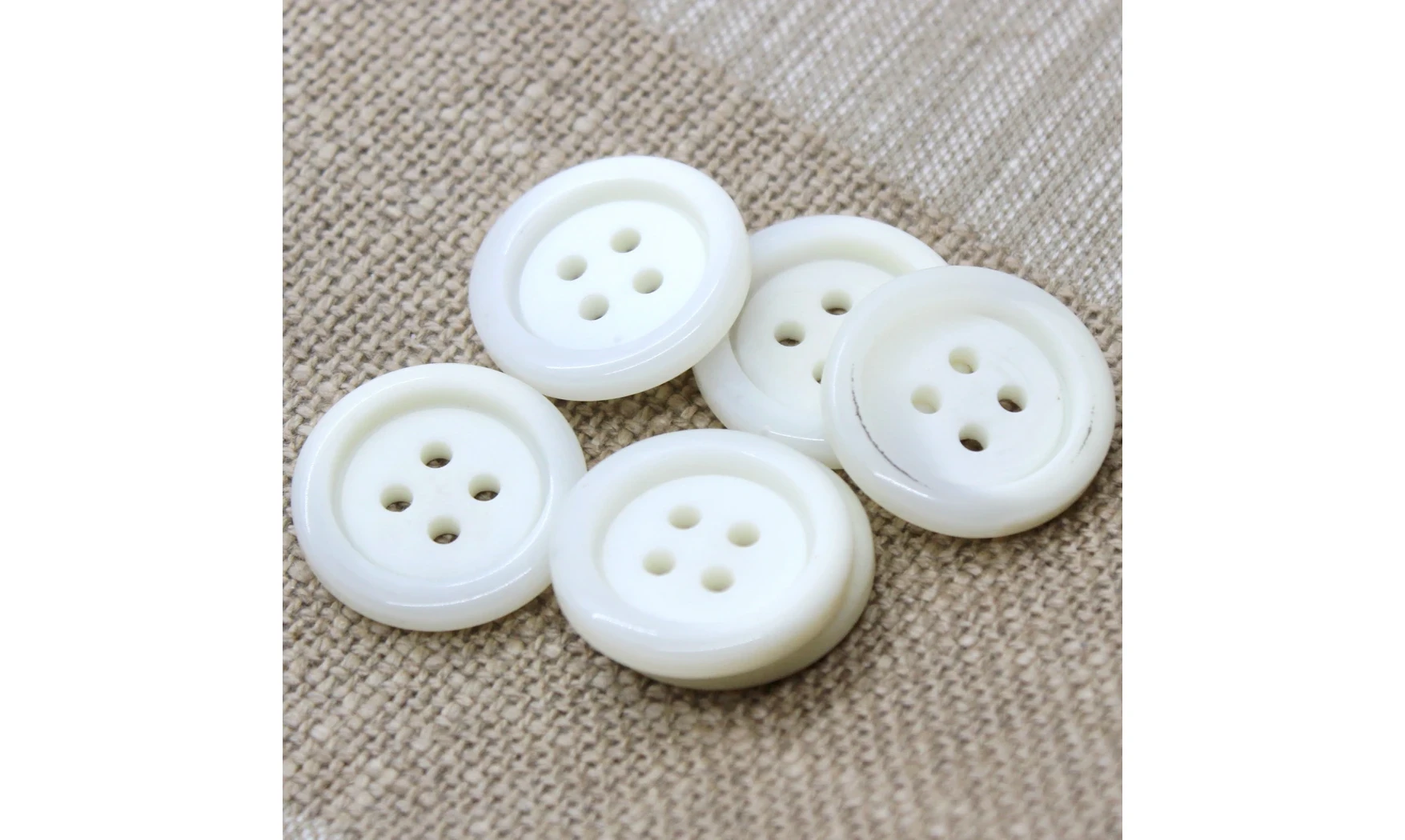 6 Boutons / 27MM / Blanc
