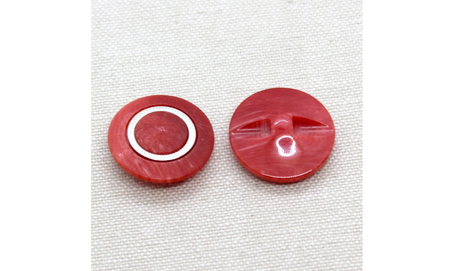 6 Boutons / 22MM / Rouge Couronne