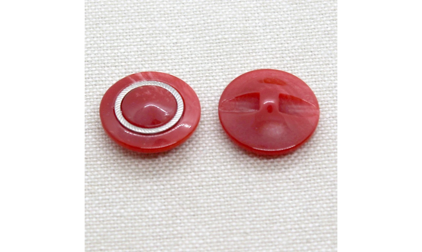 6 Boutons / 18MM / Rouge Couronne