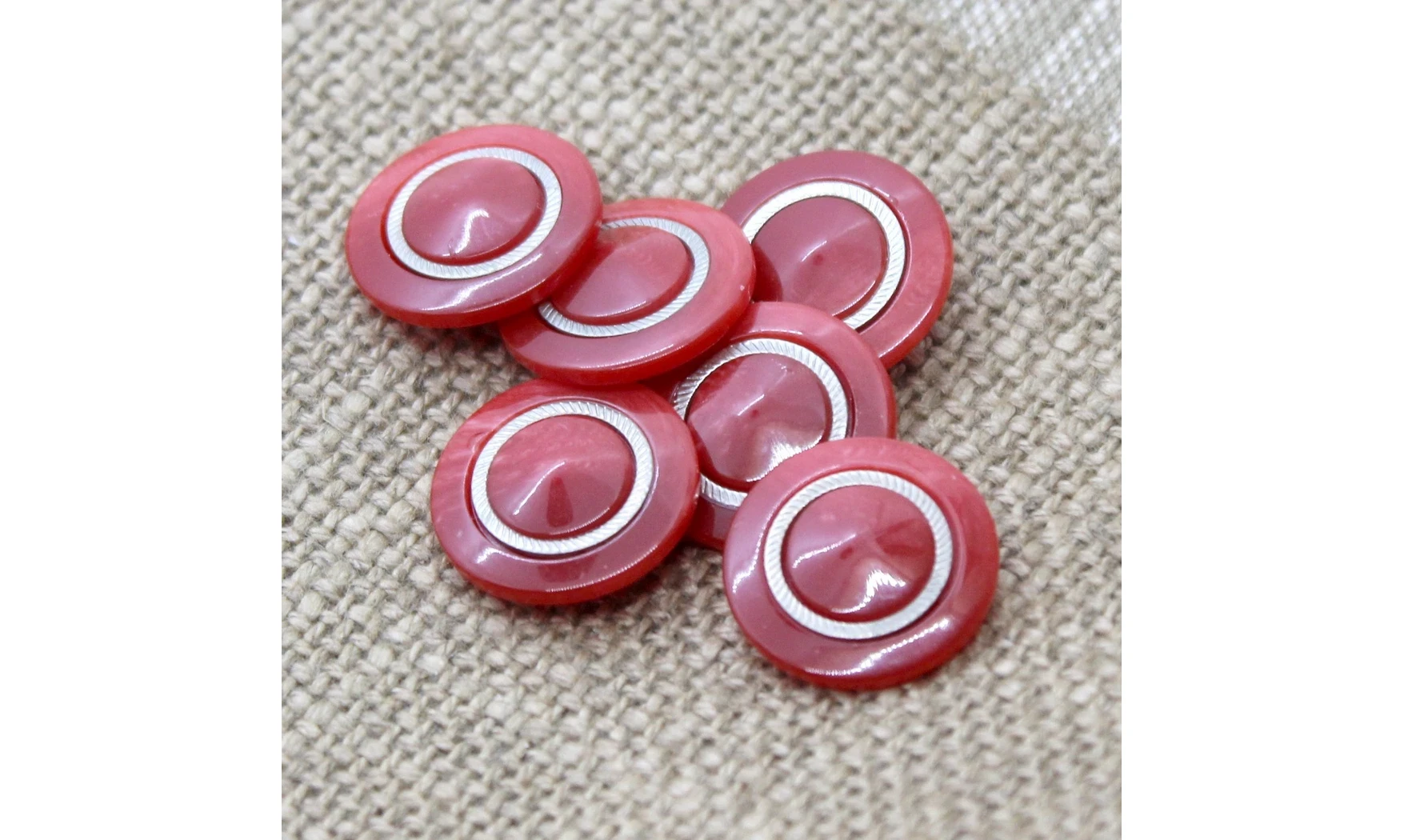 6 Boutons / 18MM / Rouge Couronne