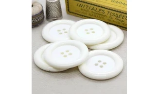 6 Boutons / 38MM / Blanc