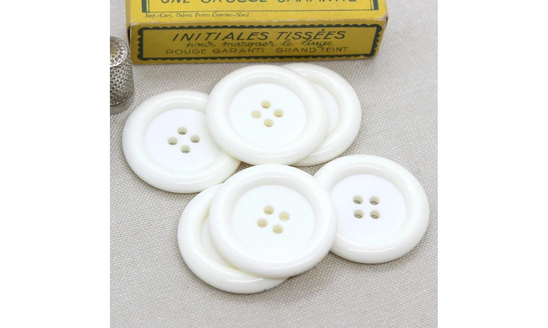 6 Boutons / 38MM / Blanc
