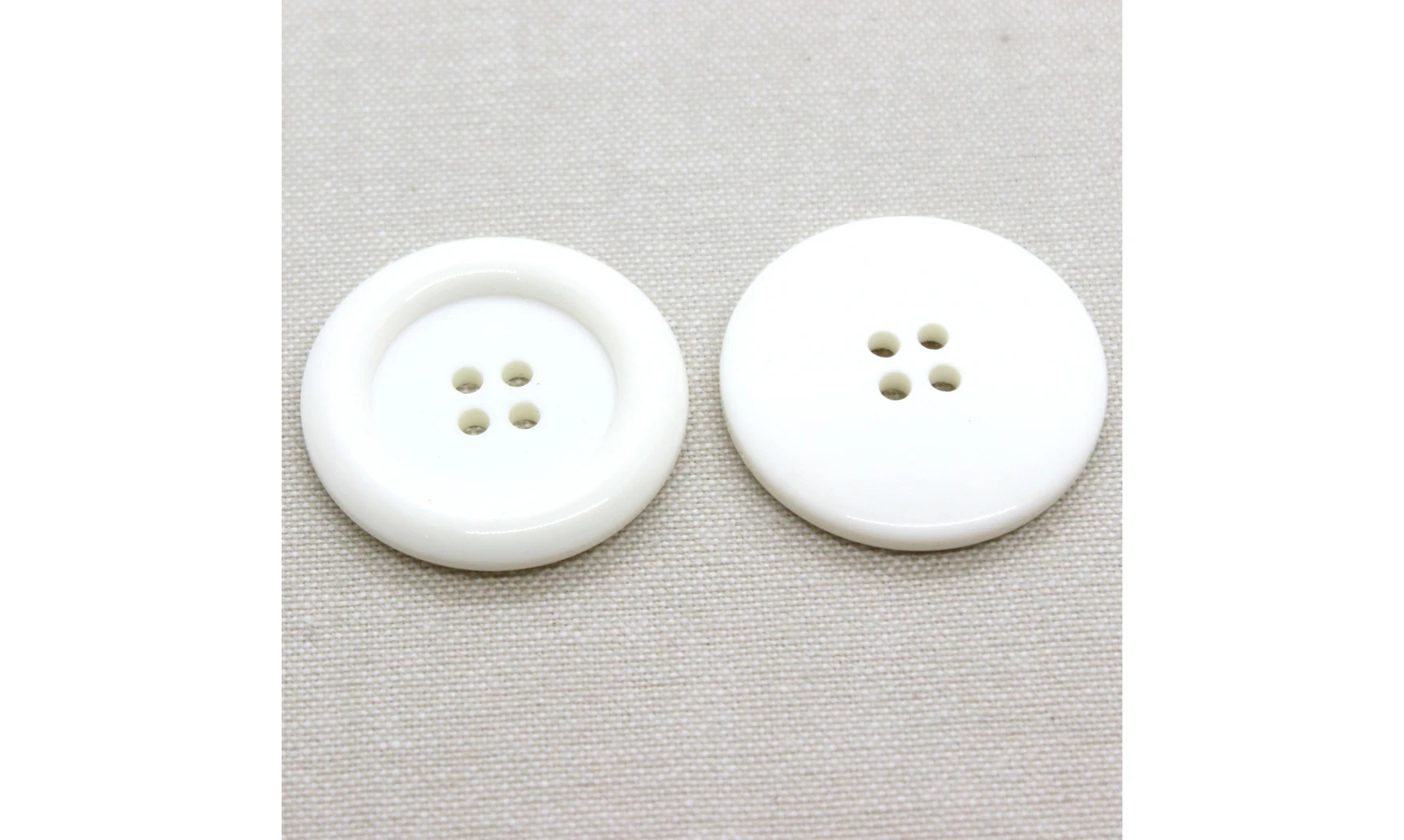 6 Boutons / 38MM / Blanc