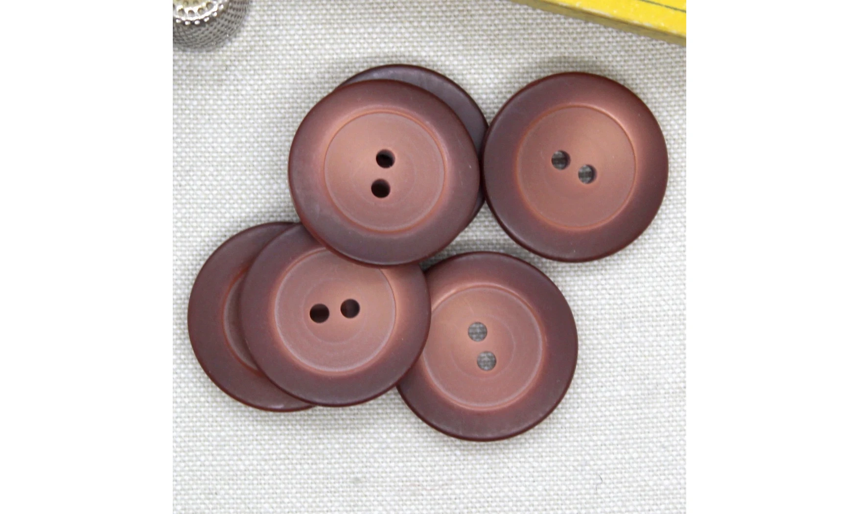 6 Boutons / 28MM / Marron