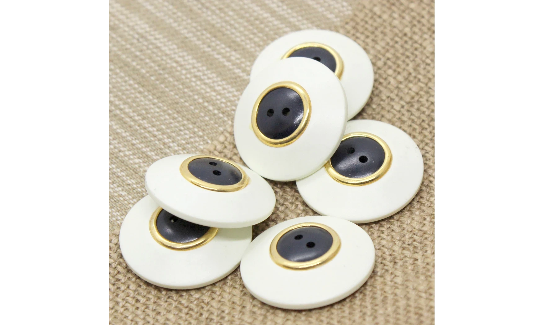 6 boutons / 25MM / Blanc et centre noir