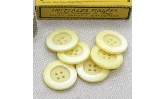 6 Boutons / 27MM / Jaune pâle