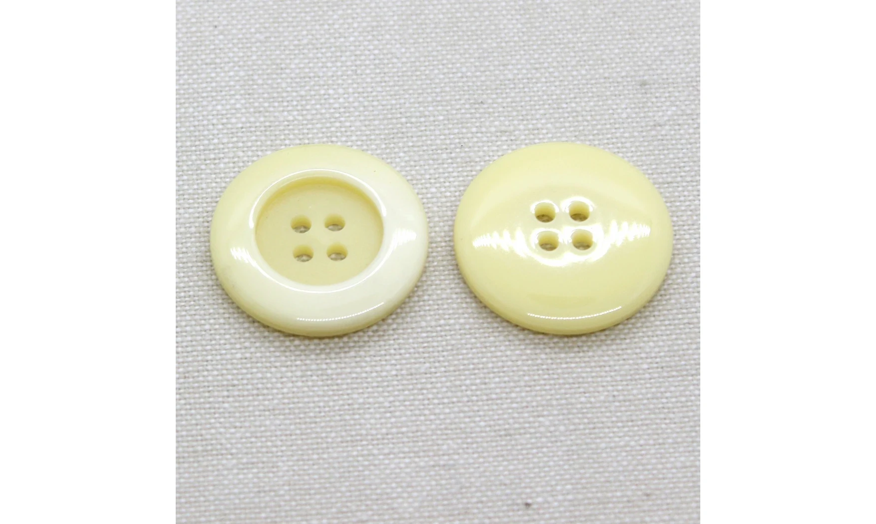 Vintage button 263V