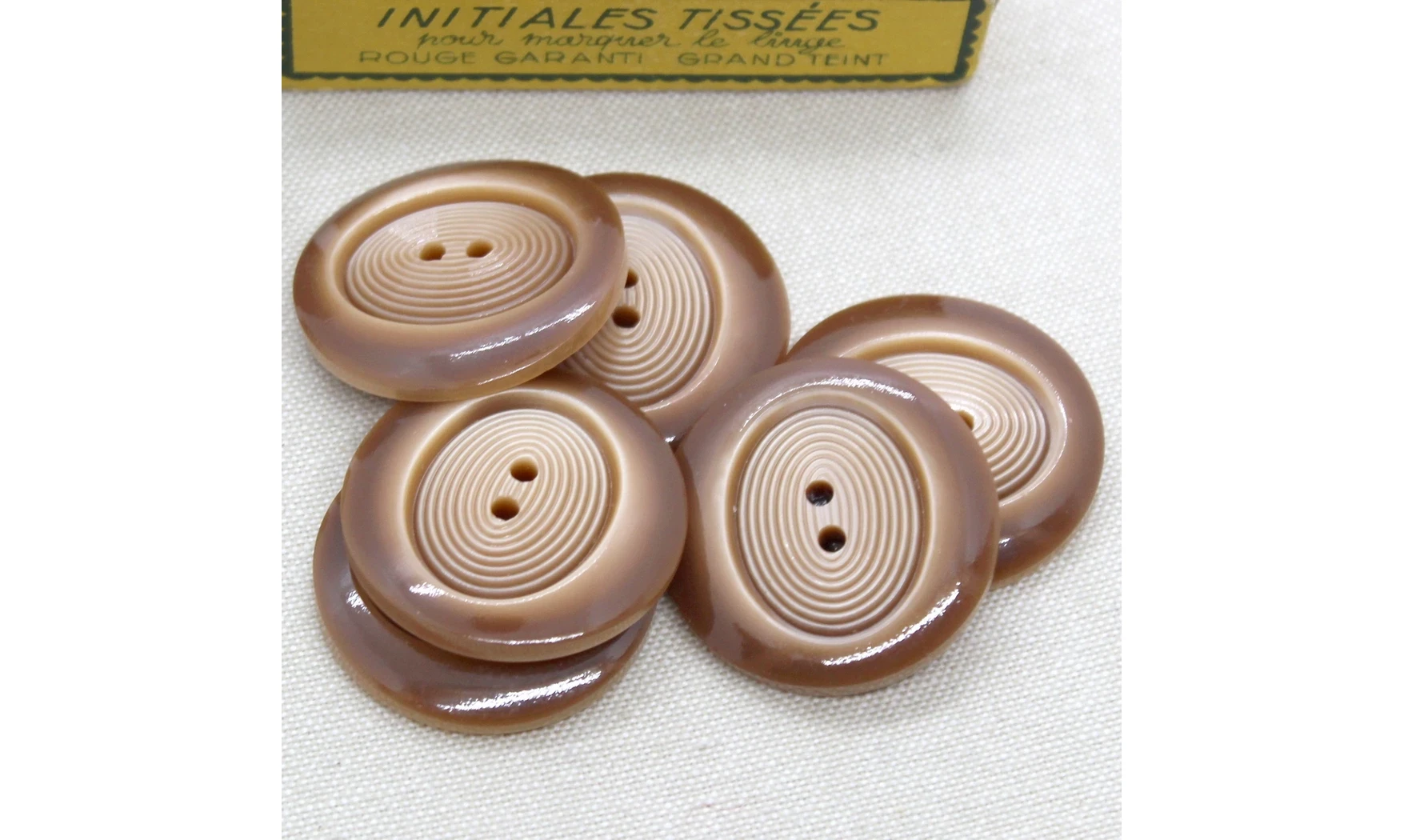 6 Boutons / 36MM / Marron
