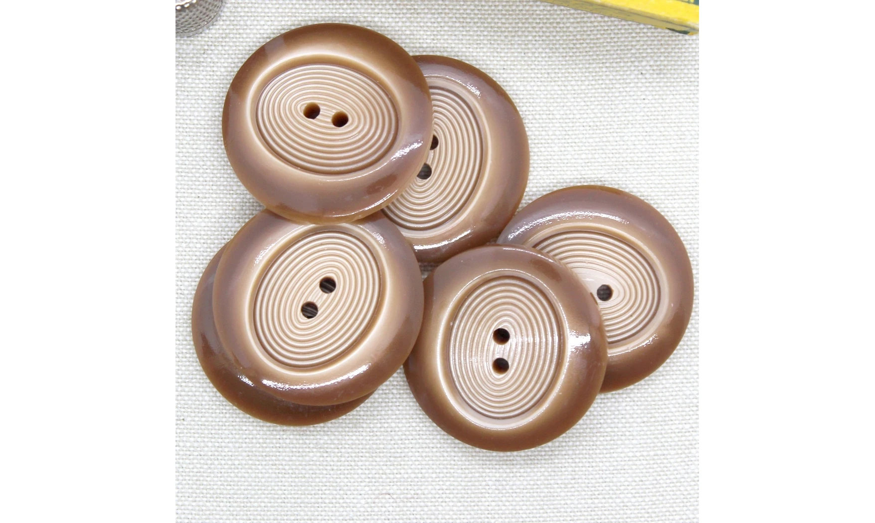 6 Boutons / 36MM / Marron