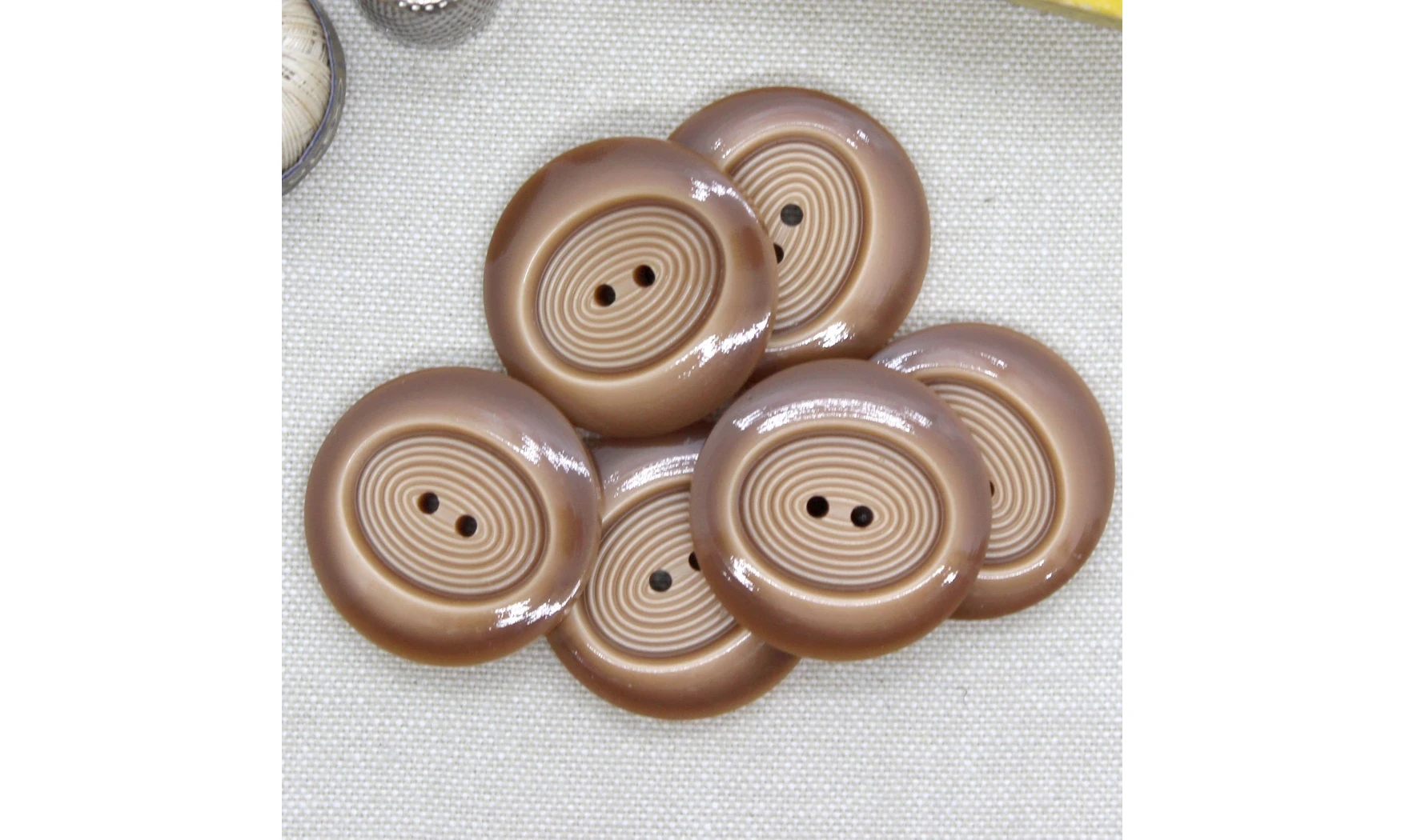 6 Boutons / 31MM / Marron