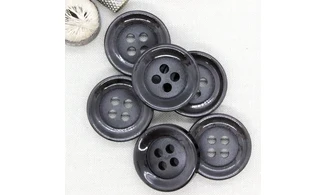 6 boutons / 35MM / Noir
